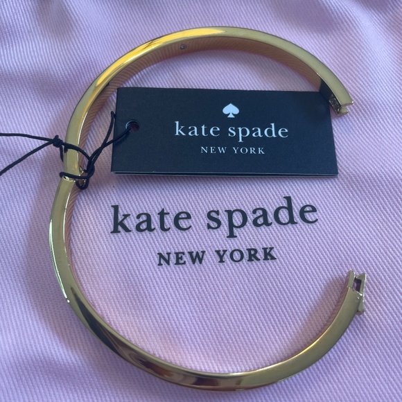 NWT, Spot The Spade Enamel Hinged Bangle, White, - Picture 9 of 11